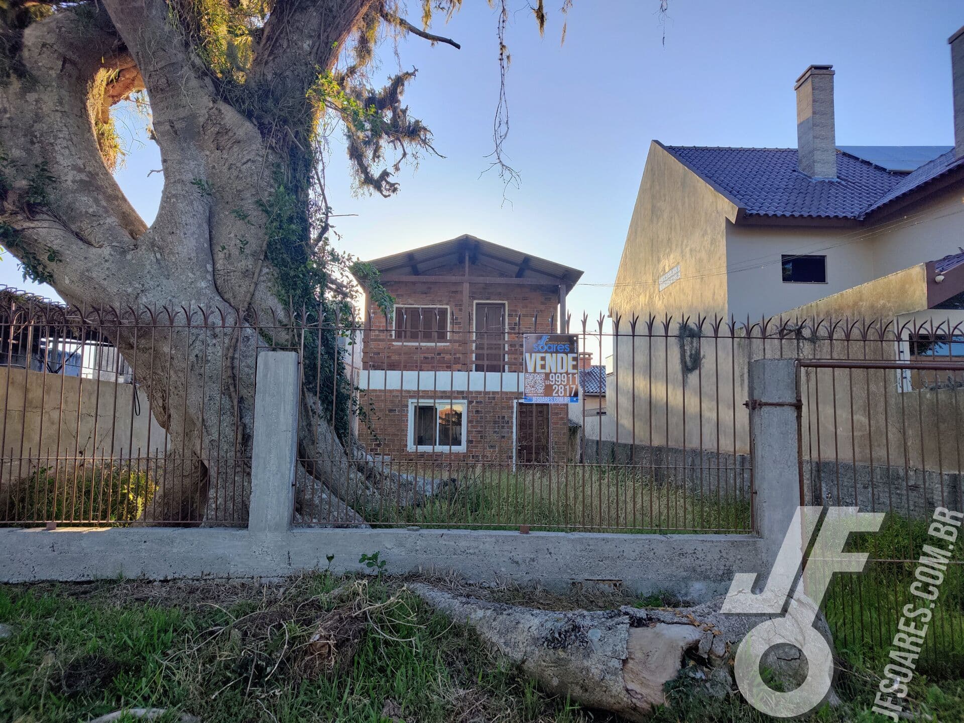 Oportunidade no Laranjal: Casa de 2 Dormitórios com Sacada e Churrasqueira, Pelotas/RS