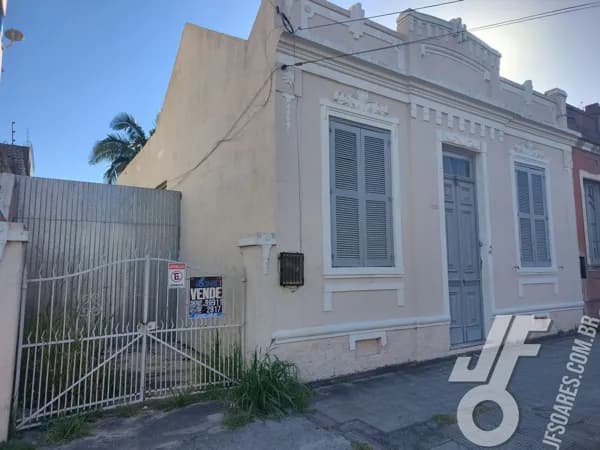 Casa de Alvenaria na Zona Norte de Pelotas: 167m² e 4 Dormitórios
