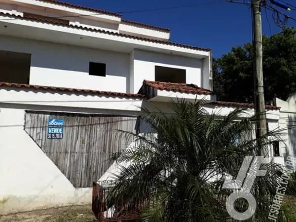 Oportunidade na Zona Norte: Sobrado de 322m² com Potencial para Personalização Total