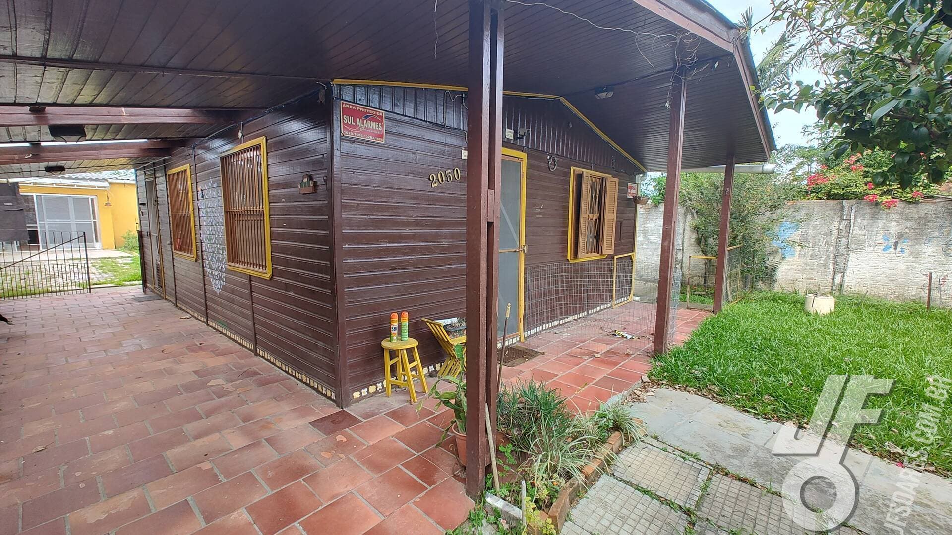 Duas casas e lazer completo no Laranjal: Oportunidade para morar ou investir! Pelotas/RS