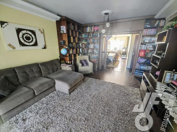 A Amplitude de uma Casa com a Segurança de um Apartamento: 211m² no Coração de Pelotas