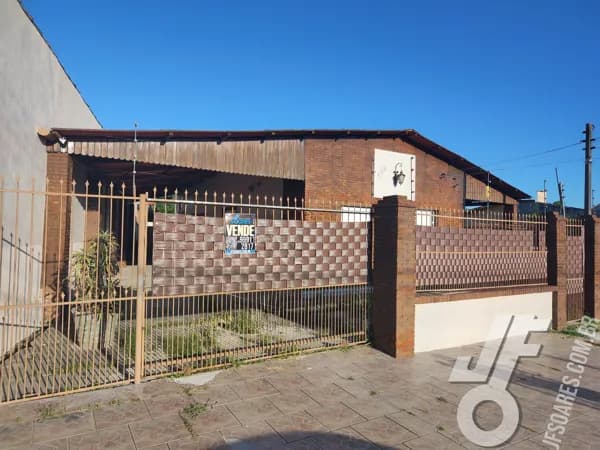 Casa à Venda no Bairro Areal | 3 Dormitórios, 180m² e Sol o Dia Todo