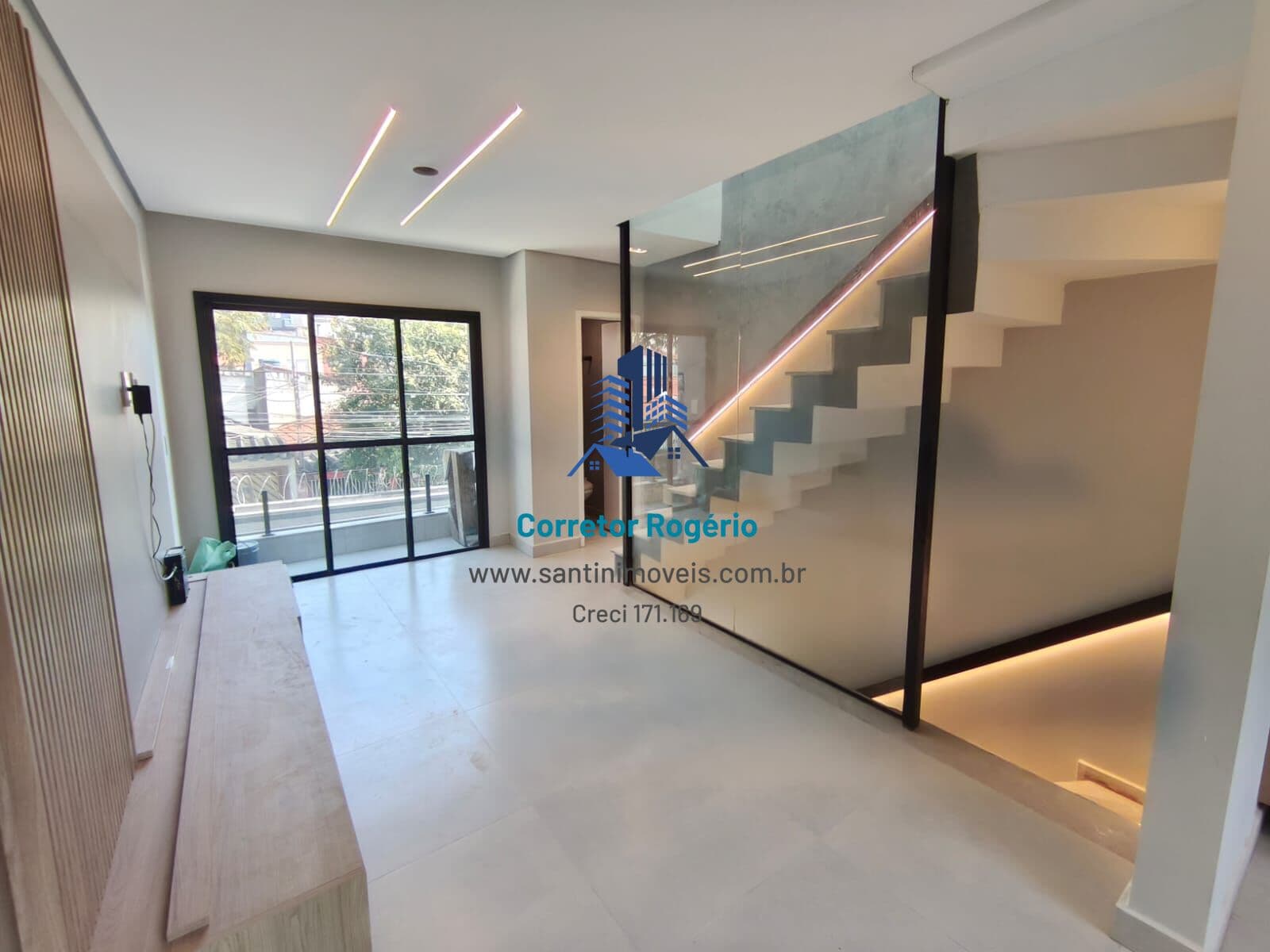 Sobrado Mobiliado com 02 suíte com closet, Fino acabamento 02 ou 03 vagas à venda em Santo André/SP