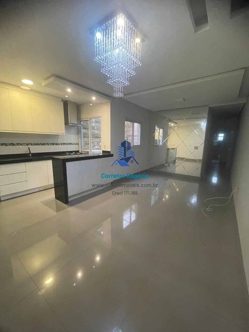 Apartamento sem condomínio com Cozinha Planejada , 02 quartos, Quintal coberto e com churrasqueira , 02 vagas cobertas