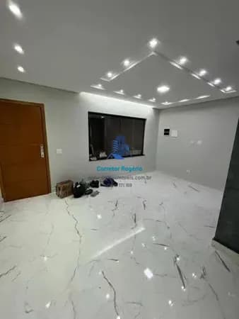 Sobrado de 140 m² com 03 Quartos (sendo 01 com Suíte e Ampla Varanda) à venda, por R$ 795.000 - Vila Floresta - Santo André/SP