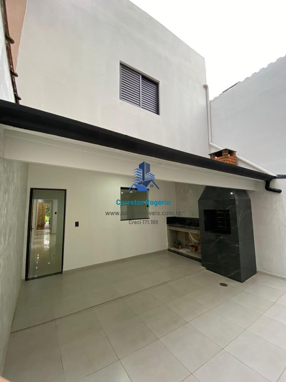 Sobrado Tríplex Reformado com 03 quartos (02 suítes) Área gourmet, Salão de festas, 03 vagas à venda em Santo André/SP