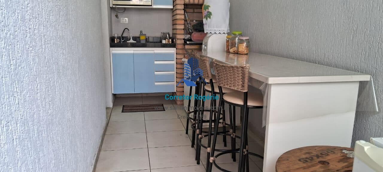 Casa com 02 quartos, Sala, Cozinha, Banheiro social, Área de serviço com churrasqueira , 02 Vagas + Portão eletrônico !