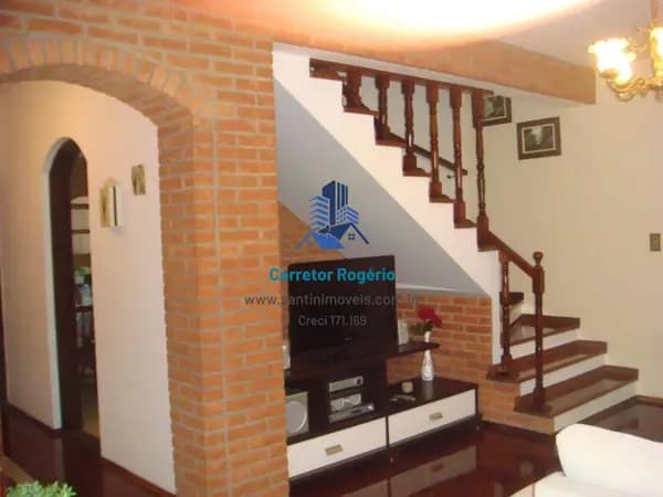 Sobrado de 207 m² com 04 Dormitórios à venda, por R$ 690.000 - Suíssa - Ribeirão Pires/SP