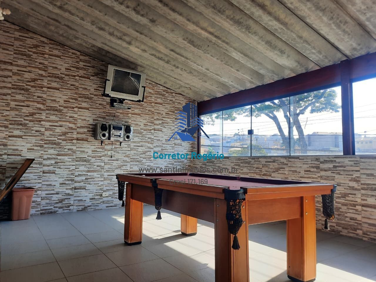 Casa Ampla com 02 quartos, (01 suíte ) Varanda envidraçada , Quintal amplo, 02 vagas à venda em Santo André/SP