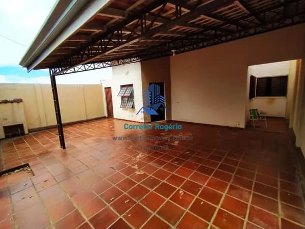 Casa + Edícula com 03 quartos, (01 suíte ) Quintal e 04 vagas de garagem à venda, 161 m² - Altos do Palmital - Marília/SP