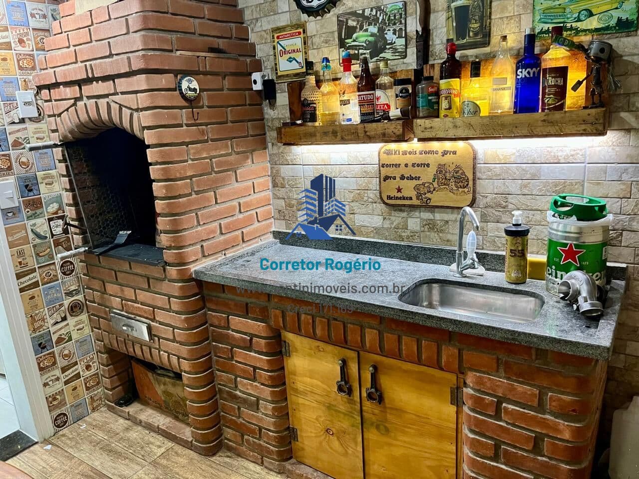 Belíssimo Sobrado de 240 m² com Planejados, 03 quartos (01 suíte ) Área gourmet, 02 Vagas à venda em Santo André/SP