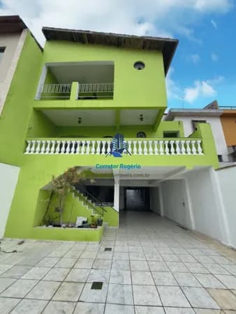 Sobrado com Edícula, 03 quartos,(01 suíte) Área gourmet, Quintal, 08 Vagas, Permuta até 60% à venda em Santo André/SP