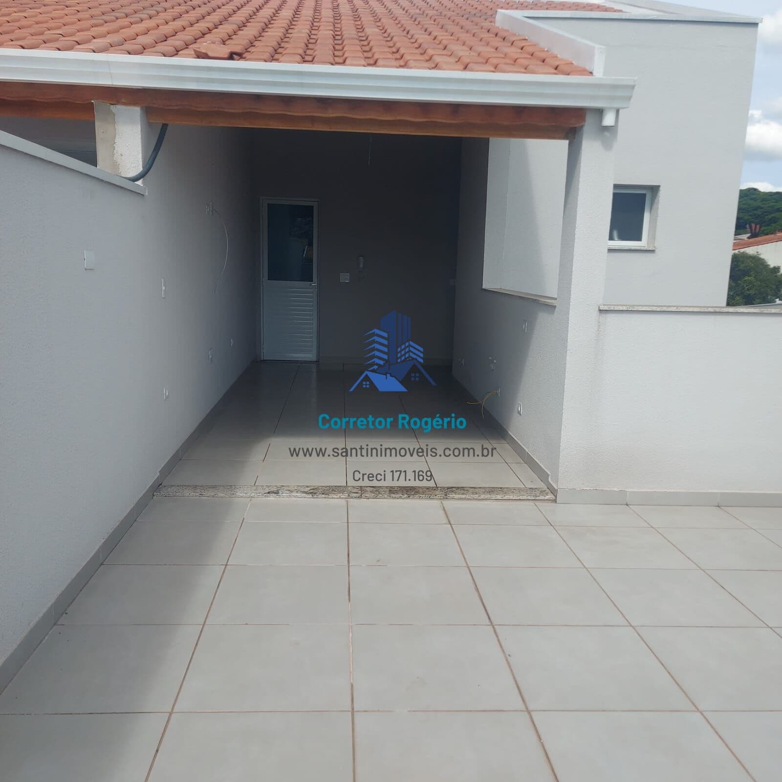 Cobertura com 02 quartos (01 suíte) Fino acabamento, 02 Vagas cobertas à venda em Santo André/SP
