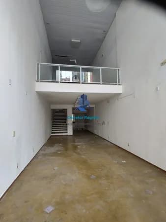 Salão Comercial com 03 banheiros e 02 vagas para alugar Bairro Jardim em Santo André/SP