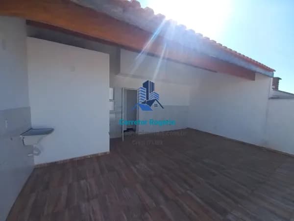 Cobertura com 2 quartos, Fino acabamento, Quintal , Lavabo e Vaga coberta à venda, 86 m² por R$ 390.000 - Vila Linda - Santo André/SP