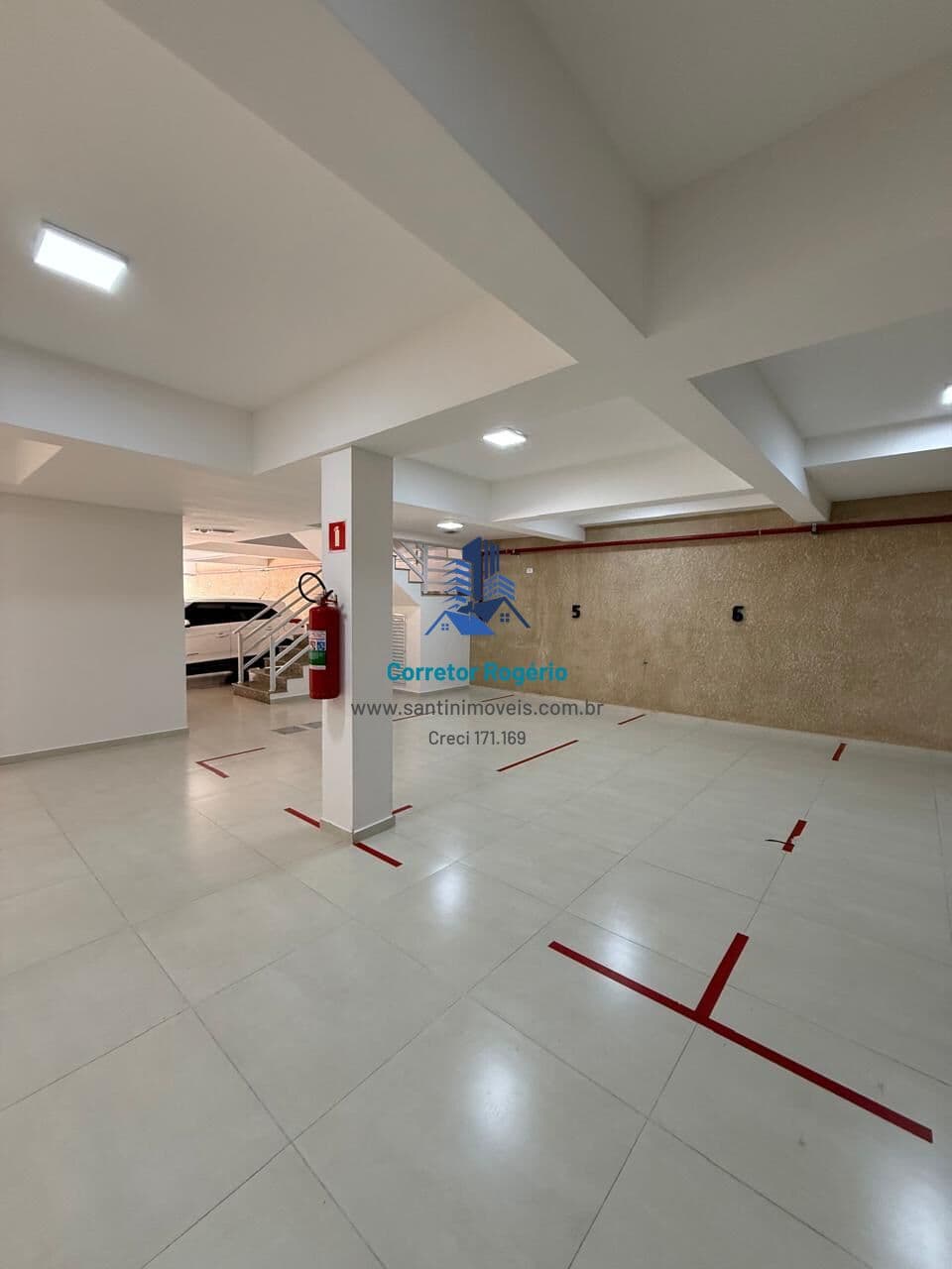 Apartamento Sem Condomínio com Elevador, 02 quartos, Sala ampla , Cozinha, Área de serviço, Vaga de garagem, por : R$ 379 Mil