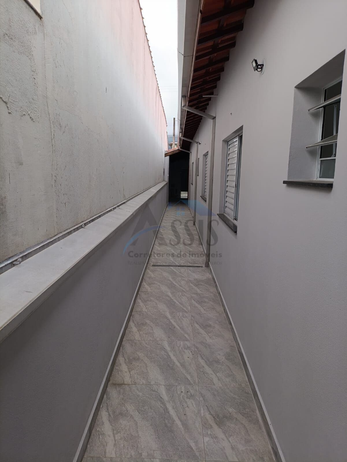 Venda: Casa com 2 Dormitórios - CA0109