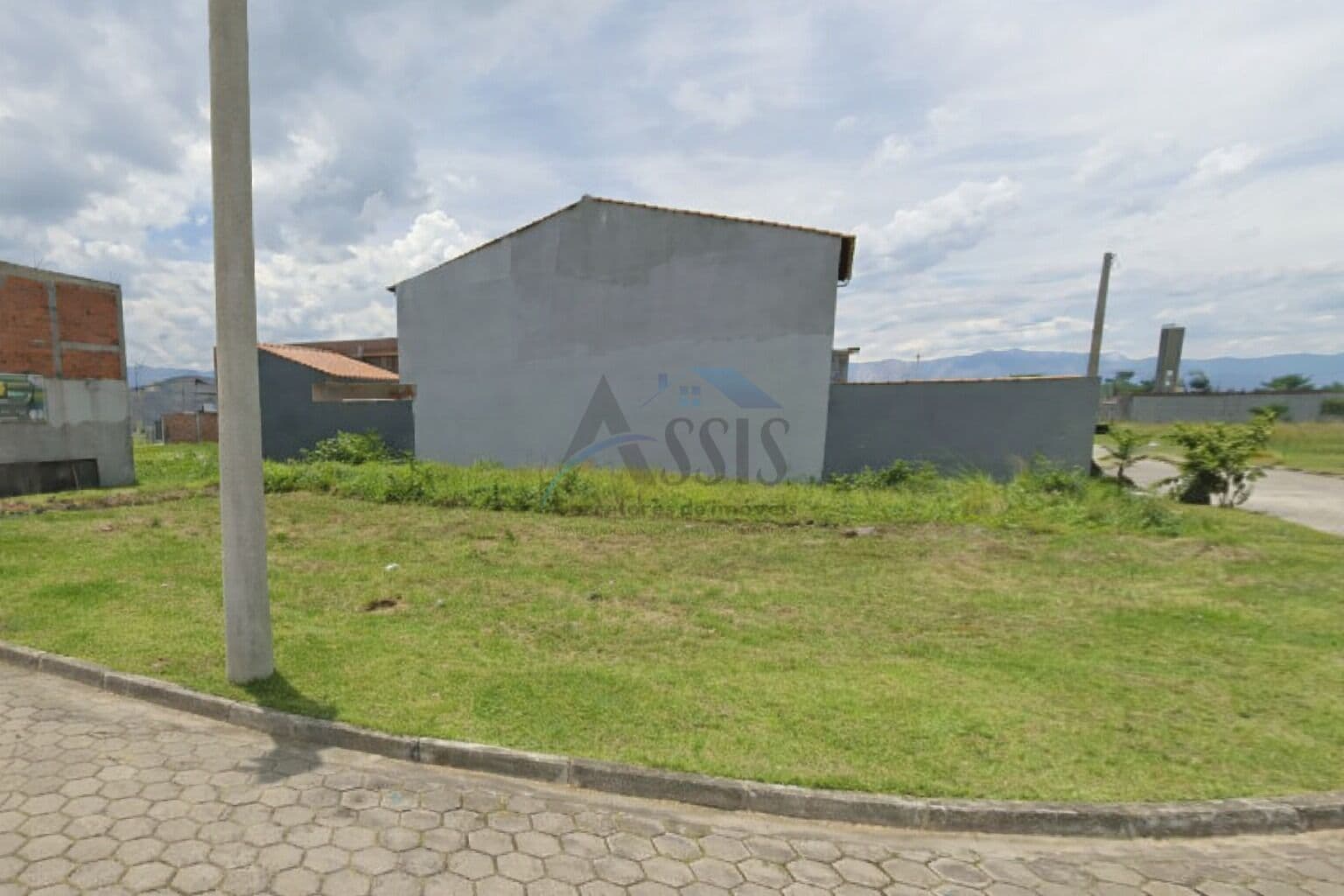 Venda: Terreno Lote Inteiro 250m² – TR0004