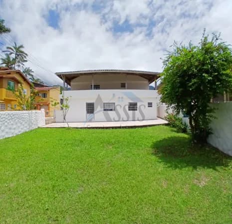 Venda: Casa com 4 Dormitórios – CA0115