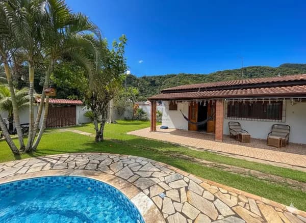 Venda: Casa com 2 Dormitórios – CA0045