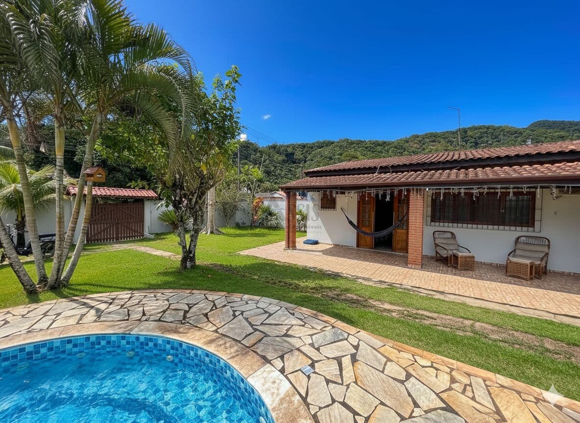 Venda: Casa com 2 Dormitórios – CA0045