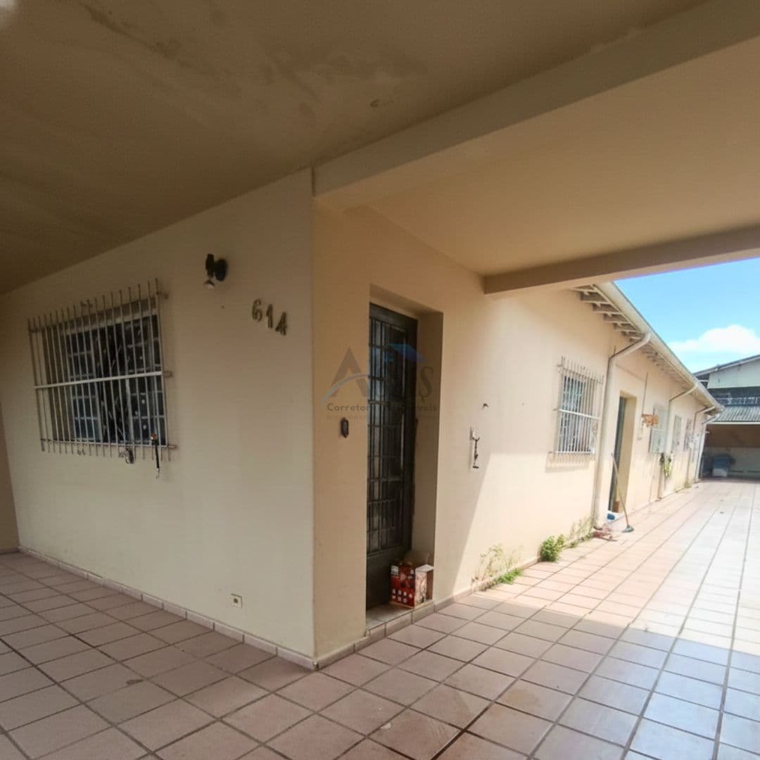 Venda: Casa com 3 Dormitórios – CA0048