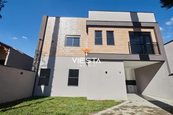 Sobrado de Alto Padrão - 3 suítes e 2 vagas - Santa Cândida - R$950.000,00