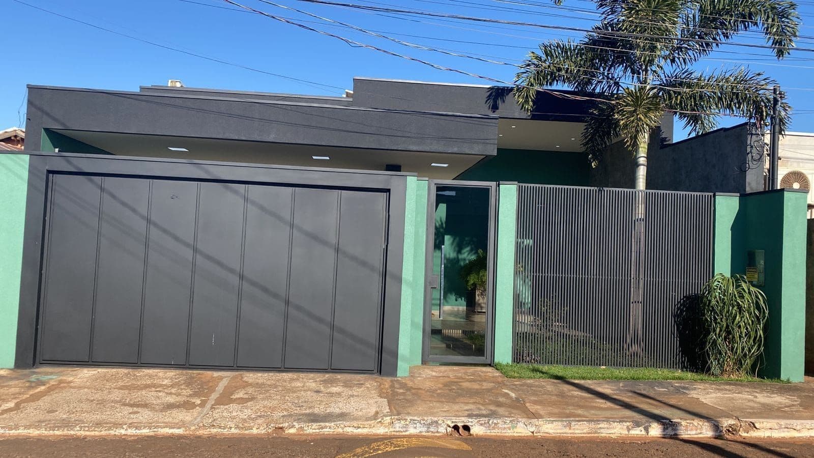 Casa com 3 dormitórios à venda, 195 m² por R$ 480.000,00 - Altos Do Indaiá - Dourados/MS