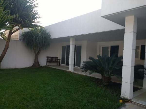 Casa Térrea para Venda em Itaipu Niterói-RJ