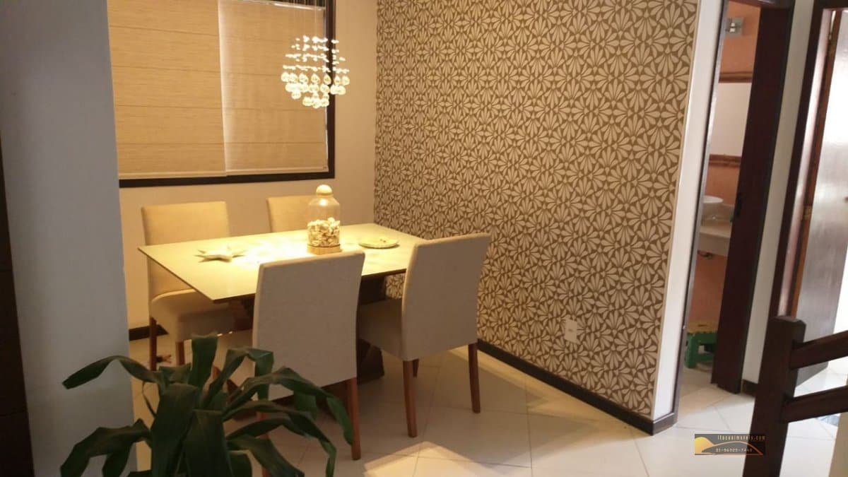 Casa Duplex para Venda em Itaipu Niterói-RJ