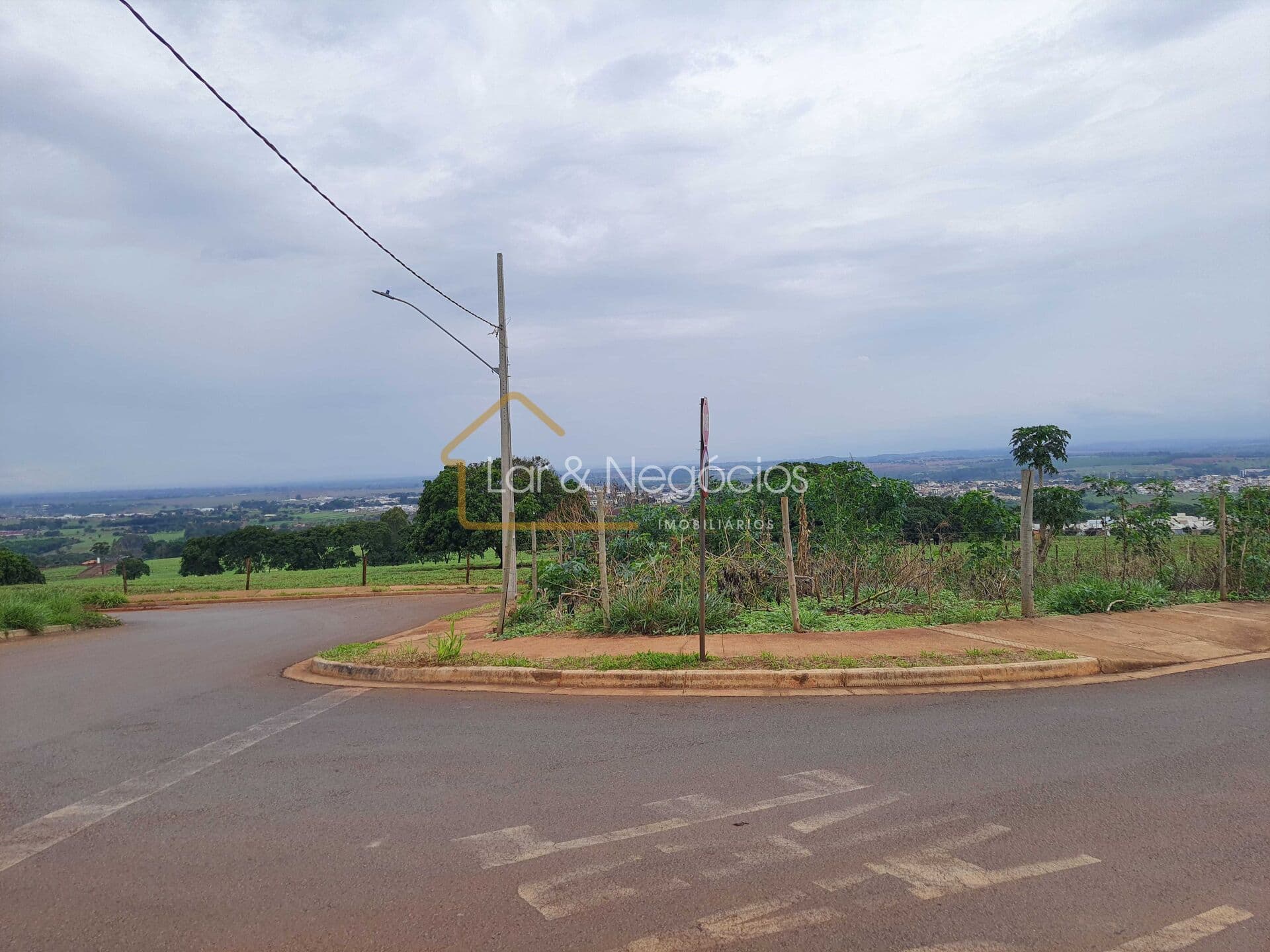 Lote/Terreno em Patos de Minas - Afonso Queiroz III