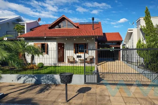 Casa Semi-mobiliada