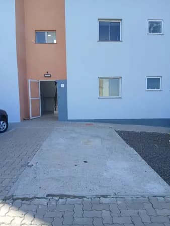 Apartamento Térreo com Área Externa