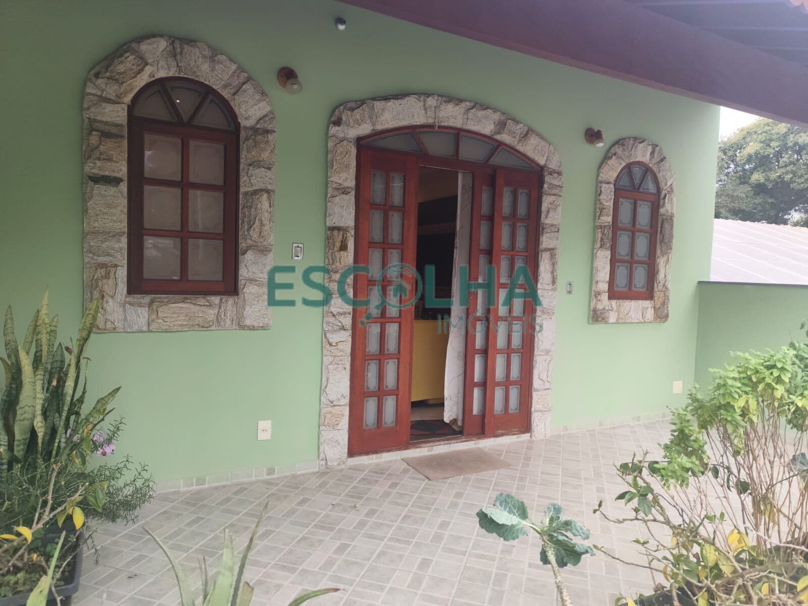 Casa Sobrado com 4 dormitórios, 4 vagas e área gourmet