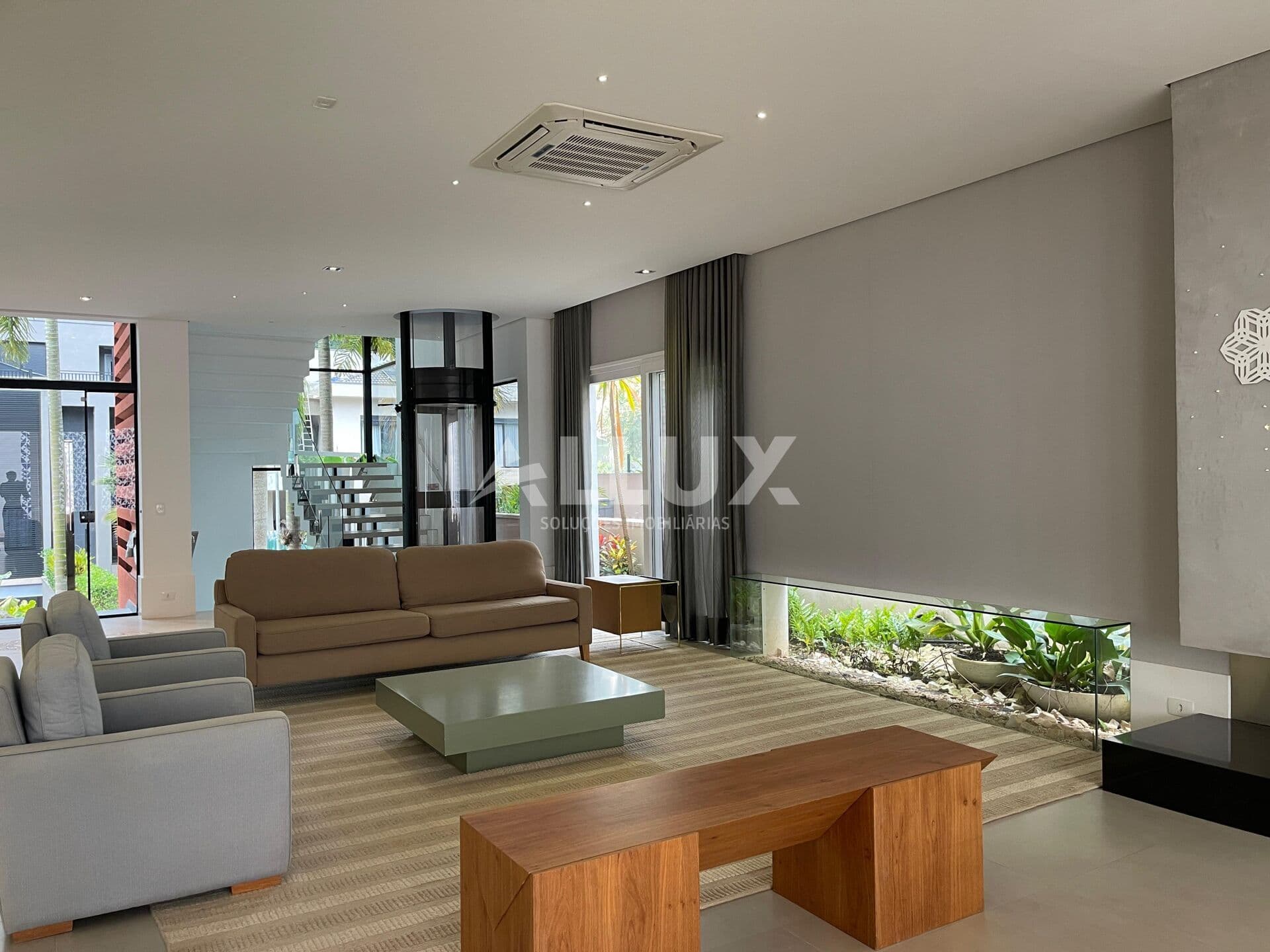 Casa à venda por R$ 6.800.000,00 em Tamboré, Santana de Parnaíba SP