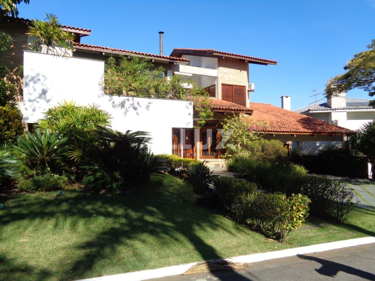 Casa à venda por R$ 4.600.000,00 no Condomínio Alphaville 05 – Alphaville, Santana de Parnaíba SP
