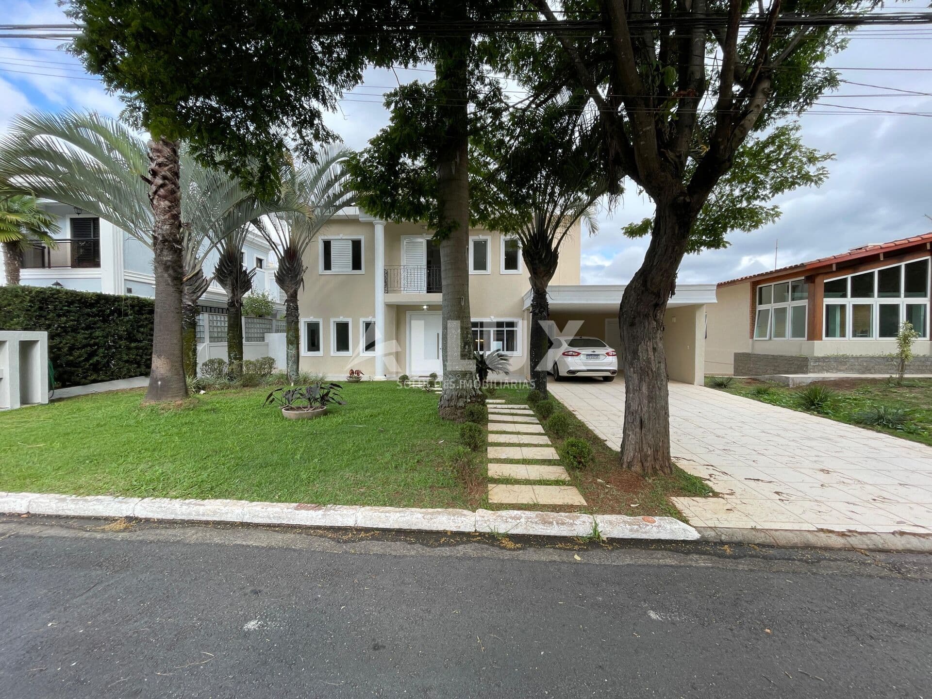 Casa mobiliada para venda por R$ 4.500.000,00 no Alphaville 02, Barueri SP