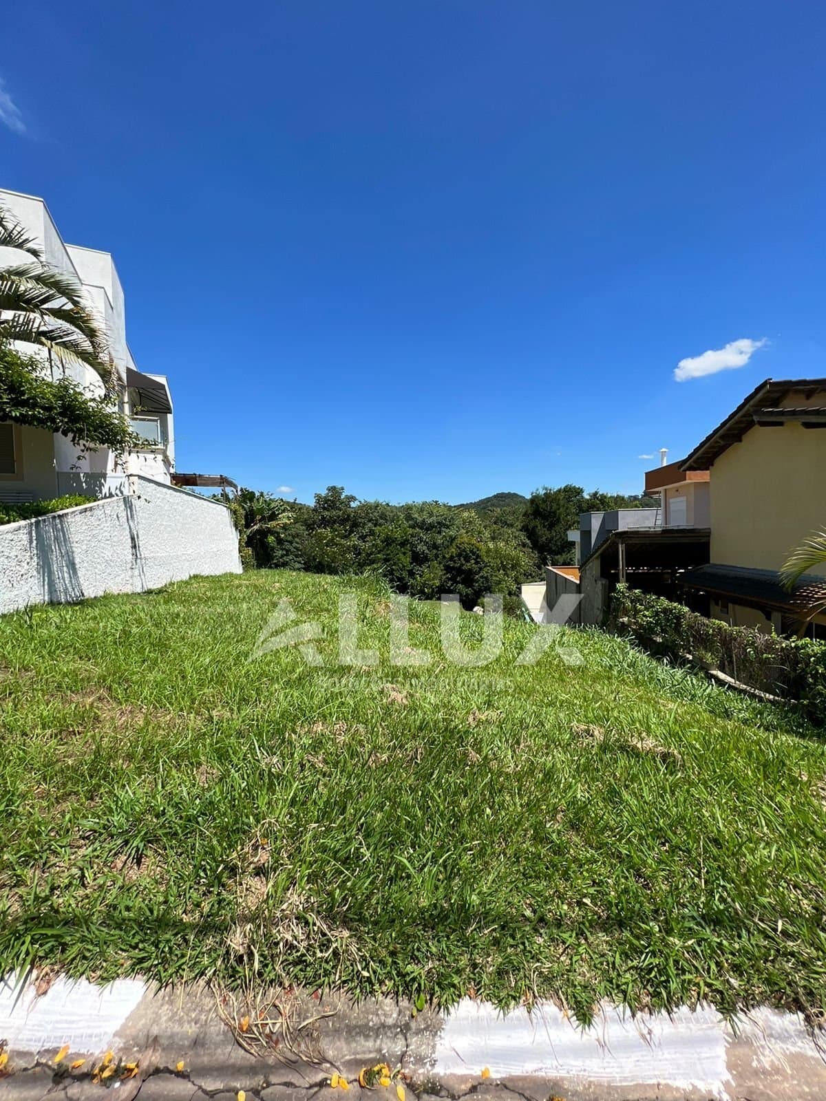 Terreno em condomínio à venda por R$980.000 em Alphaville, Santana de Parnaíba SP