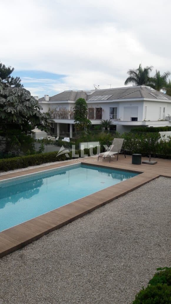 Casa à venda por R$5.100.000,00 no residencial Genenis 1, Alphaville Santana de Parnaíba SP