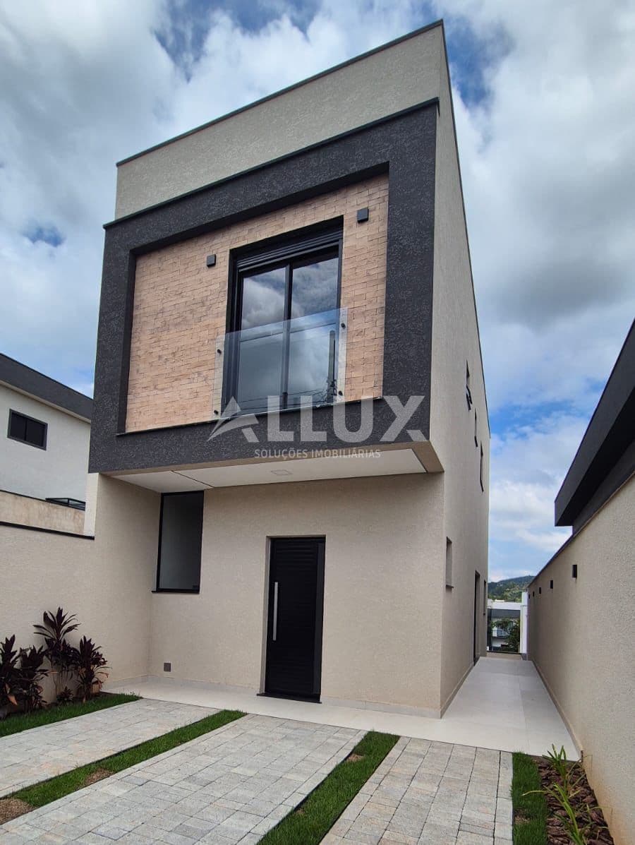 Casa à venda por R$ 1.400.000,00 no Vilas do Jaguari, Santana de Parnaíba/SP