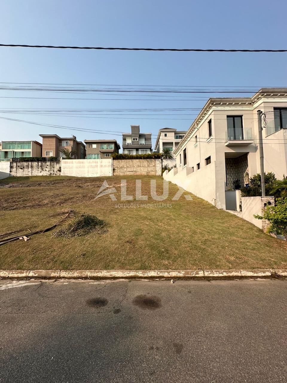 Terreno à venda por R$ 600.000 no Condomínio Valville 1 – Alphaville, Alphaville/SP