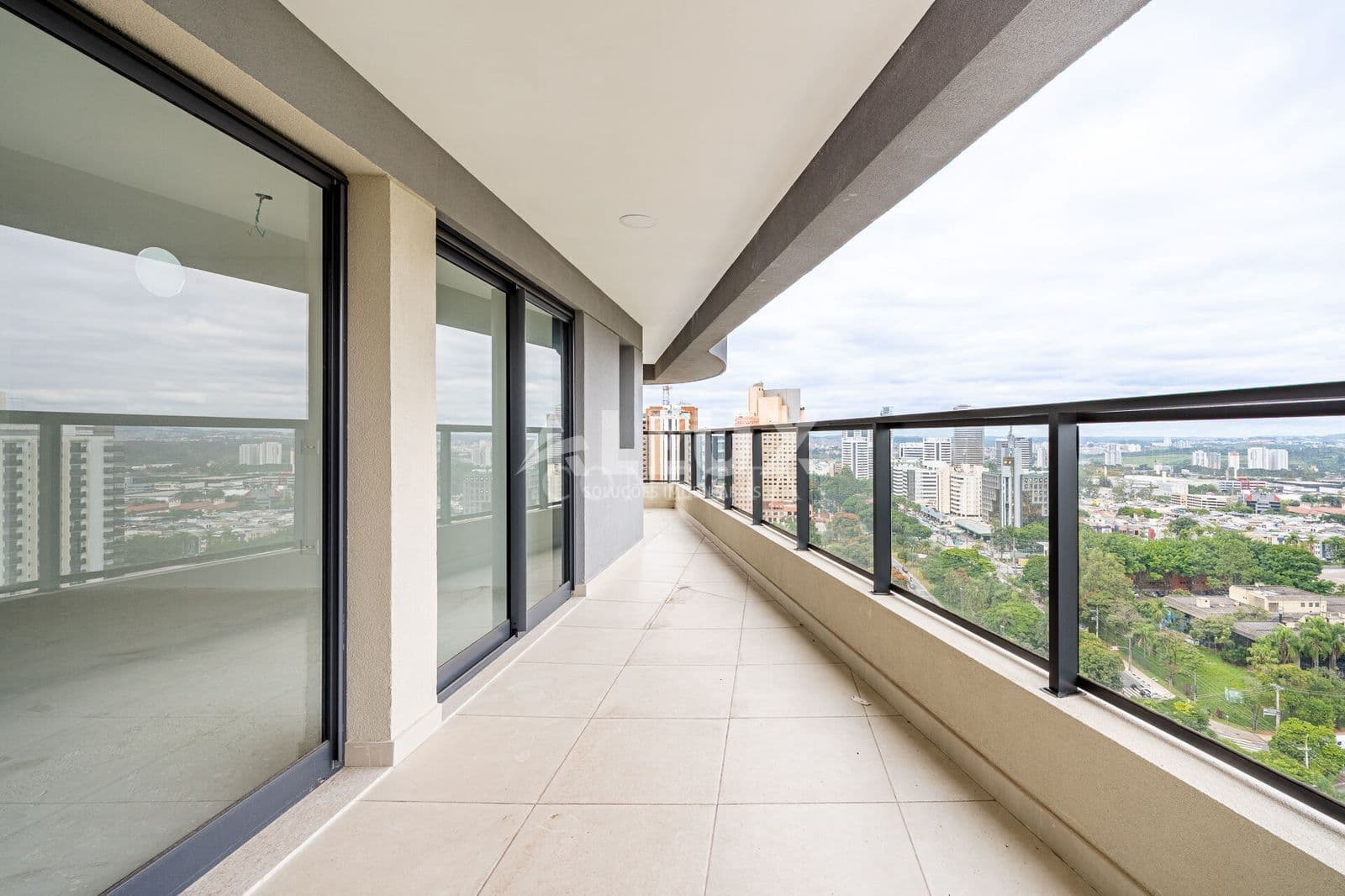 Apartamento à venda por R$ 2.400.000 no Condomínio Oka – Tamboré, Alphaville SP
