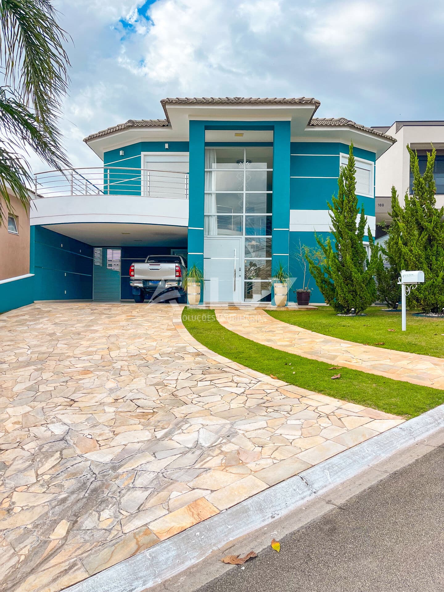 Casa à venda por R$ 2.900.000,00 no Condomínio New Ville – Santana de Parnaíba SP
