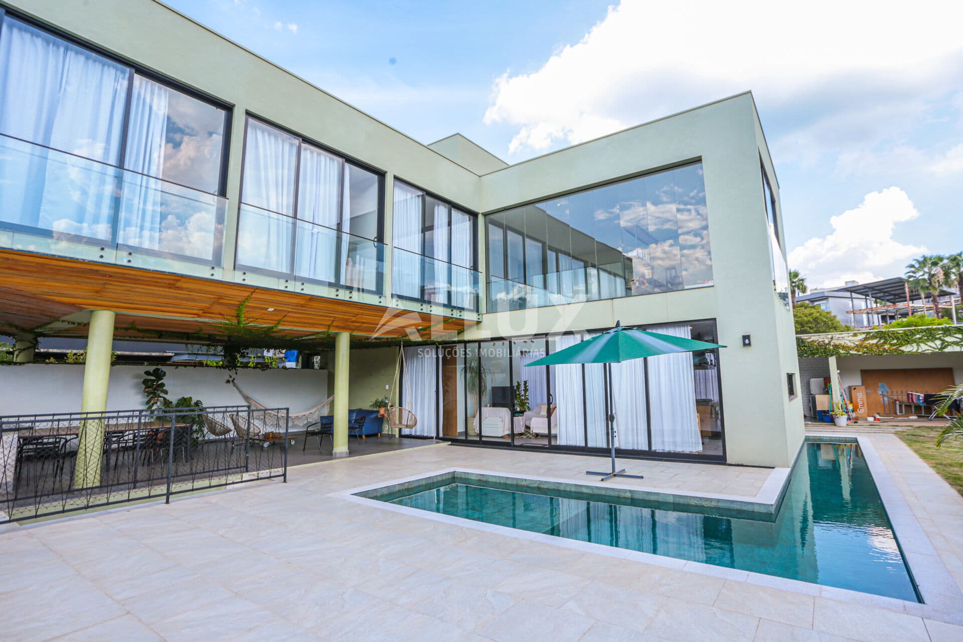 Casa à venda por R$ 3.900.000,00 no condomínio Ithayê em Santana de Parnaíba SP