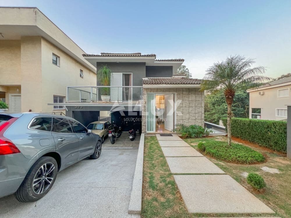 Casa à venda por R$ 2.800.000,00 no condomínio New Ville em Santana de Parnaíba SP