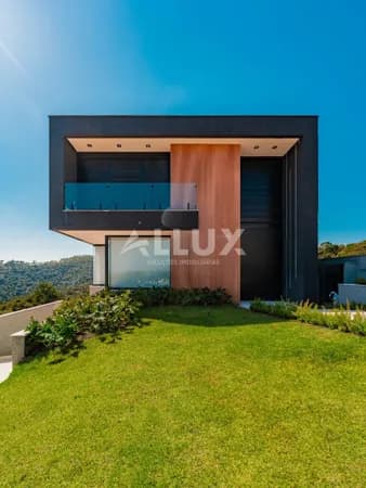Casa à venda por R$ 7.500.000,00 em Alphaville, Santana de Parnaíba SP