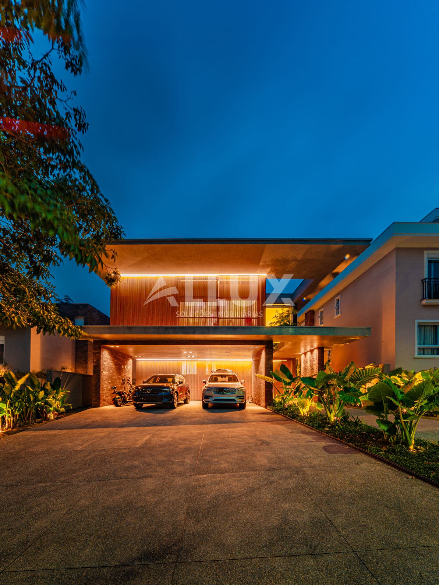 Casa à venda por R$ 12.000.000,00 no Condomínio Tamboré 11 – Alphaville, Santana de Parnaíba SP