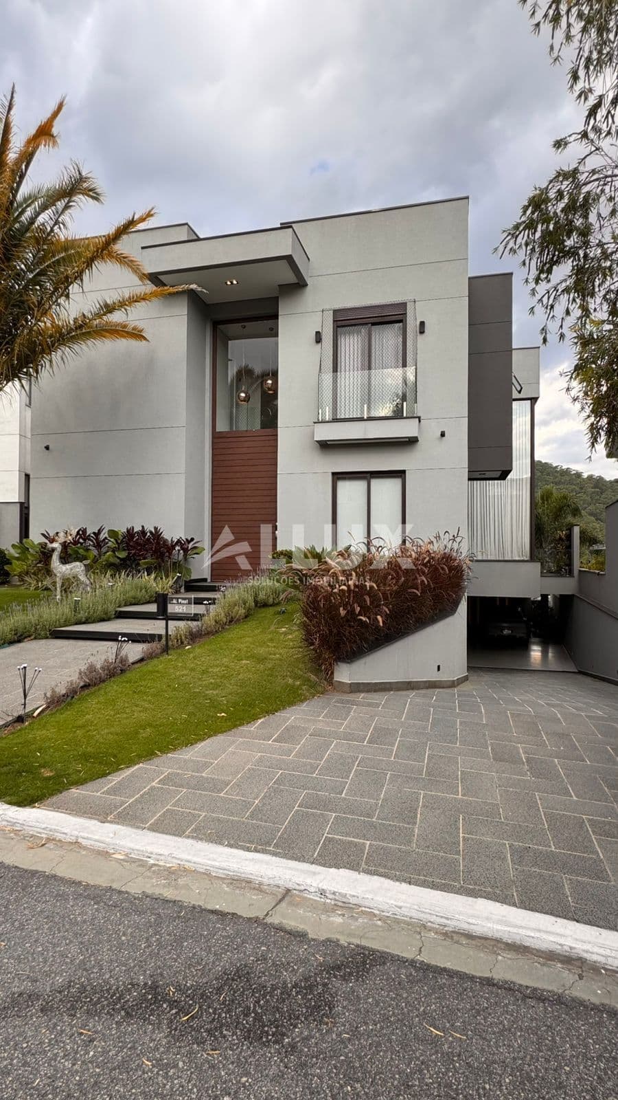Casa para locação por R$ 75.000,00 no Condomínio Villa Solaia – Alphaville, Barueri SP