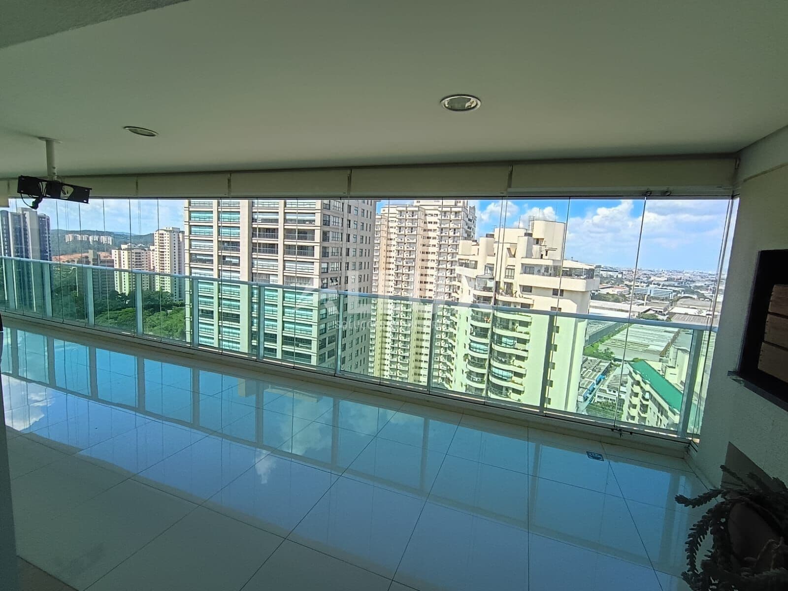 Apartamento à venda por R$ 3.200.000,00 no Edifício Essência – Alphaville, Barueri SP