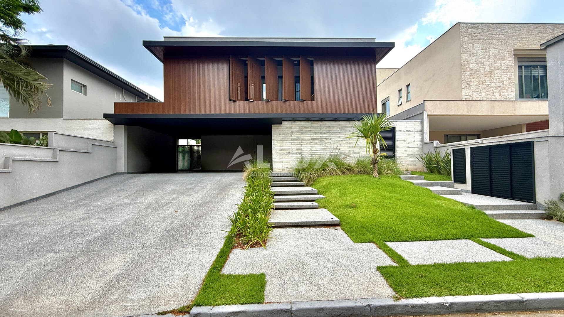Casa à venda por R$ 8.990.000,00 em Alphaville, Barueri SP